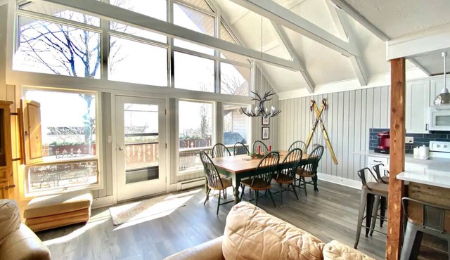 Cozy Ski Chalet on Beech Mt. See what sets our unit apart from the rest!