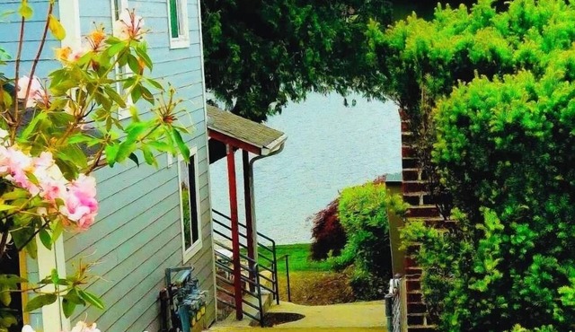 Cozy Studio 1BR, Home Lake View Full Access to Lake 6min to Airport.
