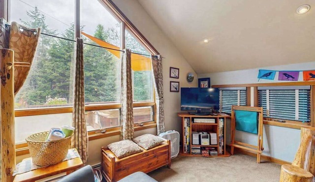 Crow Creek Studio | Glacier Views | Hot Tub