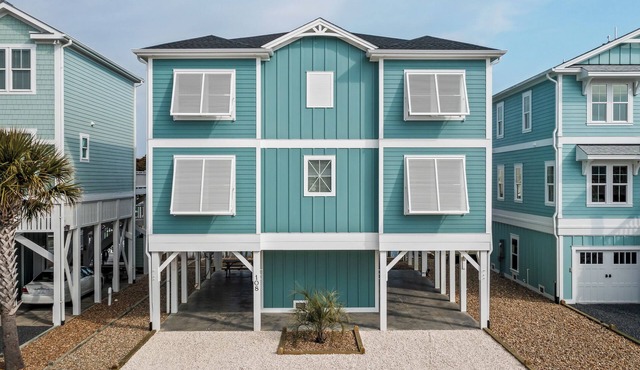 Dancing Pelican-New 5-bedroom 3.5 baths, canal house w/elevator, 3min to beach