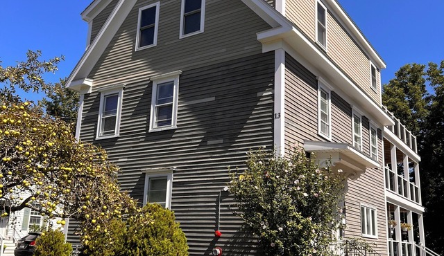 Danvers spacious apt near Salem historic witch town Mall/Hospital