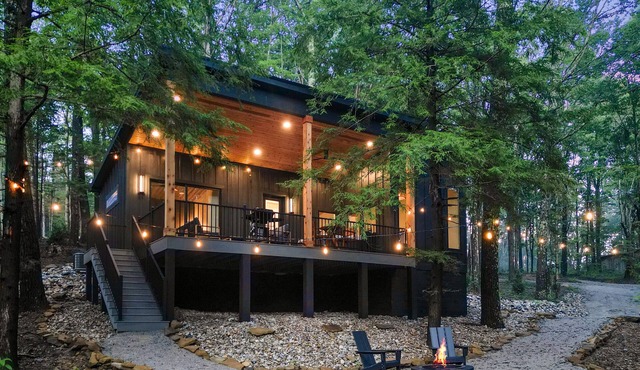 Deer Hollow | Modern Couples Retreat, Hot Tub