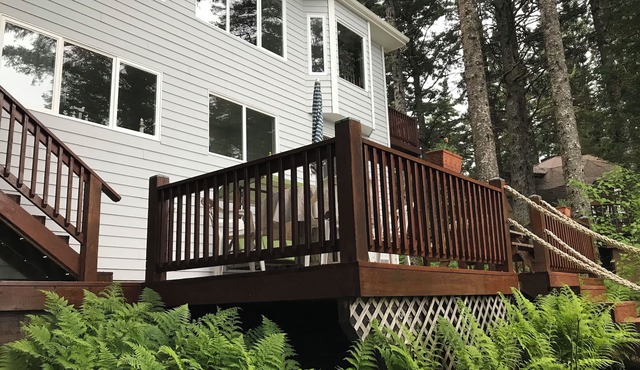Deluxe Oceanfront 3 Bedroom, 1 Bath home with full kitchen and beach access