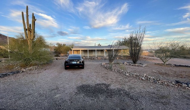 Desert Ranch House tucked into Nature's Beauty all around! in Apache Junction