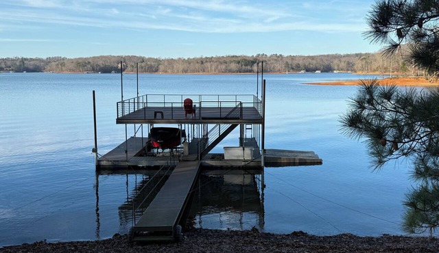 Dockside Retreat on Lake Lanier - Stay, Swim, Ski