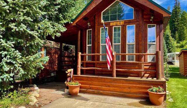 Dog-Friendly Cabin near Breckenridge Gondola, hiking, bike trails.