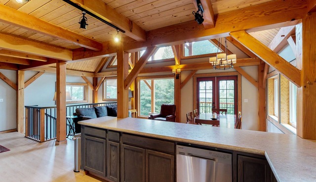 Dog-friendly chalet w/ deck & views in great location - walk to lifts