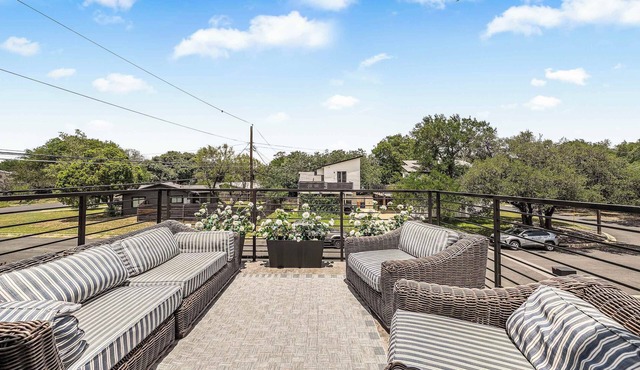 Dog-Friendly Home Near South Congress & Fire Pit
