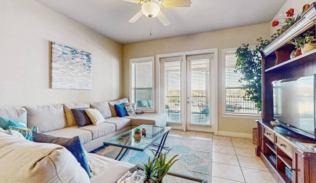 Dog-friendly & spacious condo with lake views, large balcony, & Pool