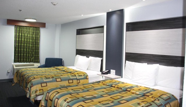 Douglas Inn & Suites