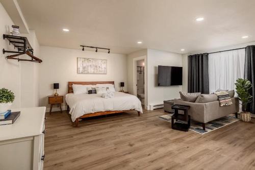 Downtown city studio - King bed