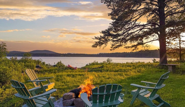 Dreamland | Luxe Waterfront Villa, Hot tub + Sauna