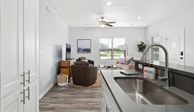 Dripping Springs Silver Creek Condos Thornton B- 2 Bedroom, 1st floor