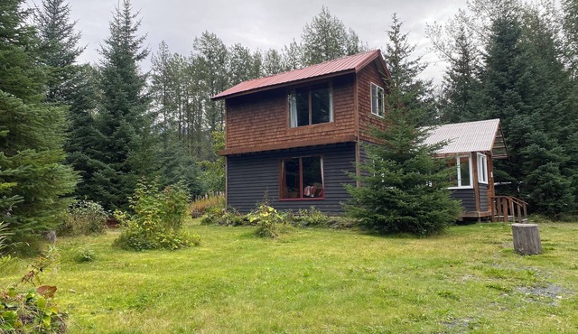Eagle's Nest Cabin on Salmon Creek