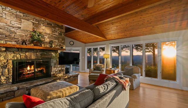 Eagleview Basecamp | Panoramic Pisgah Forest Views