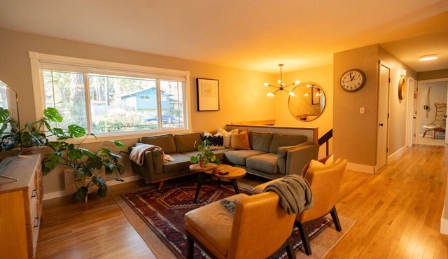 Easy Eugene Stay w/Yard, Space & Private Primary