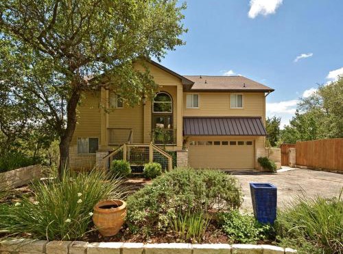 Elegant Lake Austin Retreat | Shared Pool, Hilltop Views & cook's Kitchen