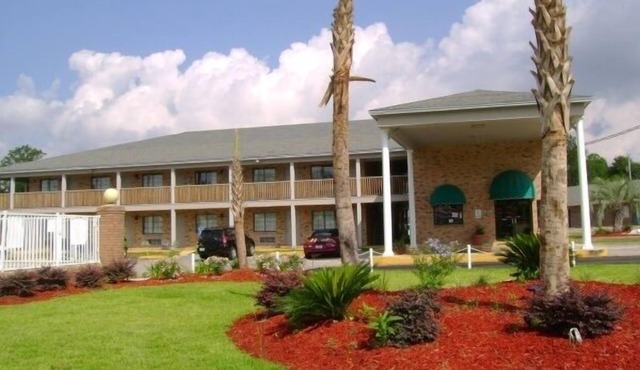Emerald Sands Inn