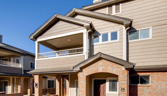 Excellent DTC Location, 2 Bdrm, 2 Bath in Bridgwater, Greenwood Village!