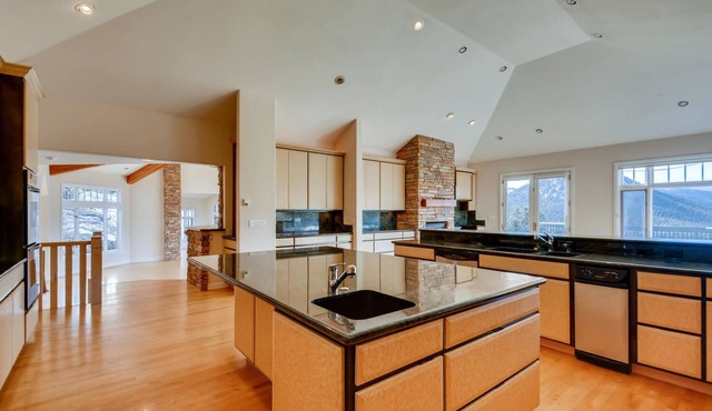 Executive Mountain Home ~ 6 mos min ~ Gated, Great Location, Views!