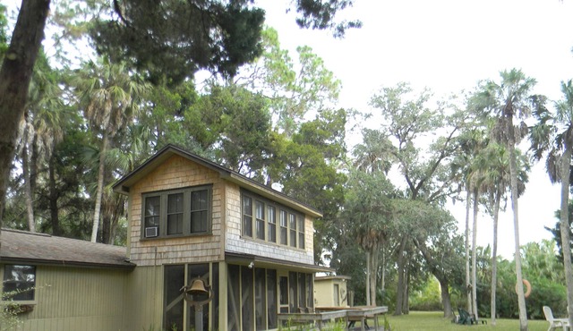 Experience 'Old Florida' from a Charming Waterfront Cottage