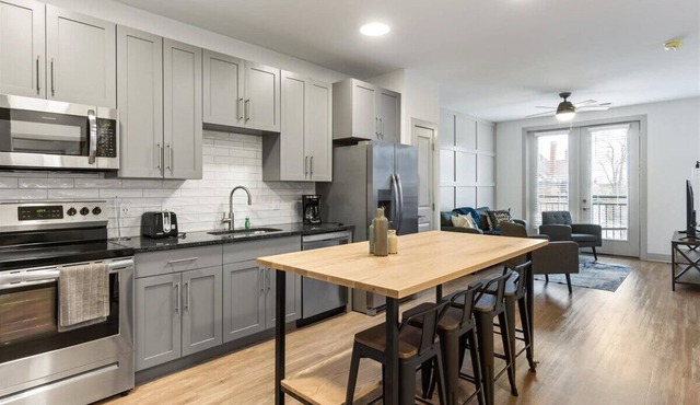 Explore Cincinnati’s Best from a Chic Condo
