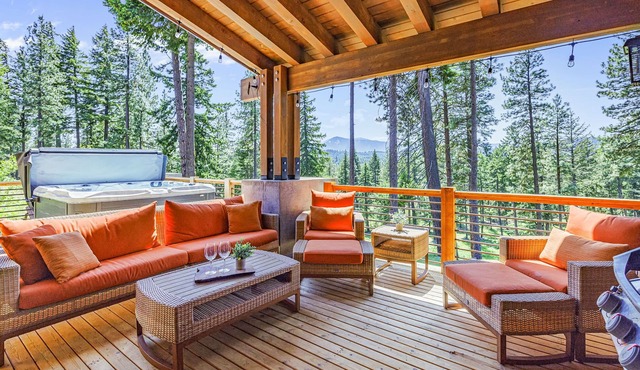 Family-Friendly Luxury | Great Amenities + 1PM Check-In & Check-Out