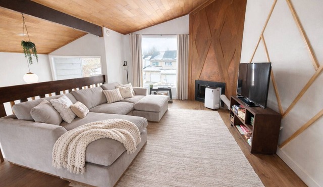 Family Friendly - Near Airport & Lake w/Mountain Views - No Chores