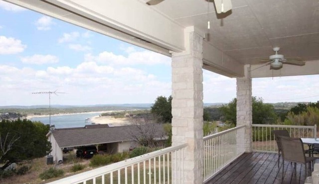 Feed the Deer | Lake Views, Boat Parking & Ramp