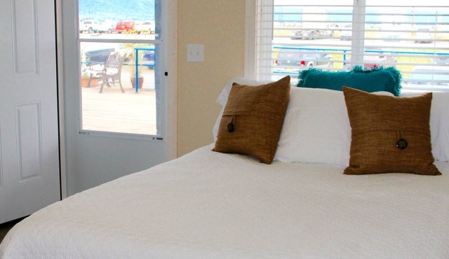 For less than two hotel rooms, stay on the Spit and sleep 7!