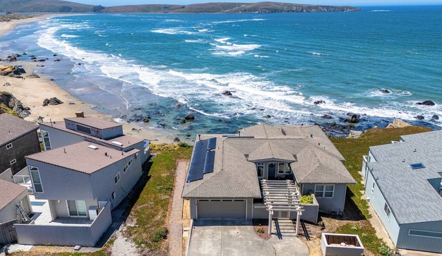 Front Row Seats~Dillon Beach & Pacific Horizon! HotTub/Solar/WiFi~Sea Glass