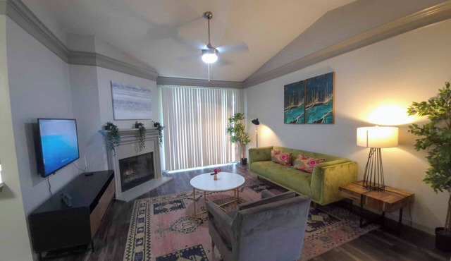 Gorgeous 2BR next to the Domain p45a