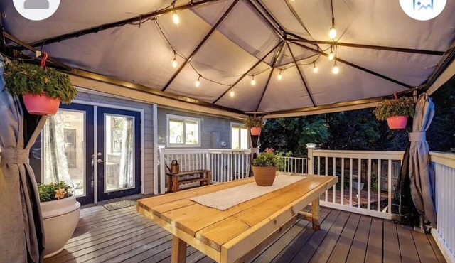Gorgeously updated 5-bedroom house in Littleton with jacuzzi tub and amenities