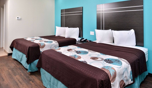 Great Relaxing Overnight Stay! 3 Spacious Units! Minutes Away to Old Town Spring