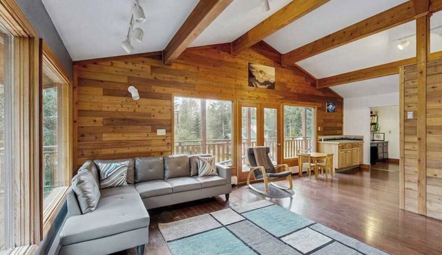 Gstaad House | Welcoming 3BR | Forest Hot Tub