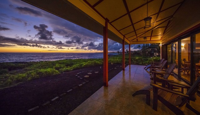 HALE HALE'AI OCEANFRONT AIR CONDITIONED SPECTACULAR with POOL
