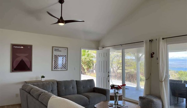 Hale Lewa ~ Newer Home ~ Ocean Views ~ 30 Day Rent