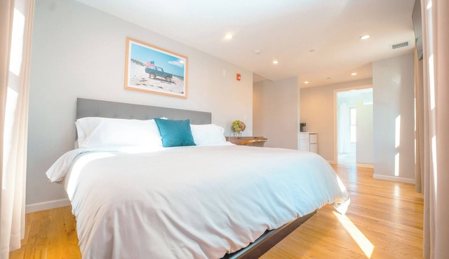 Hampton Bays Hotel on Main