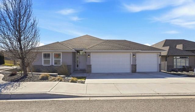 Haven in the Desert - Kennewick spacious home