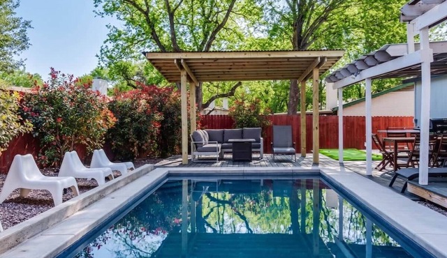 Heated Pool/Spa/Billiard Table/BBQ/Foosball/Domain