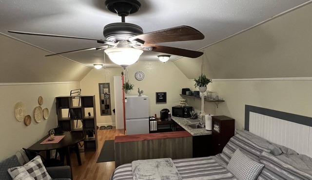 Homey comfortable studio in the heart of Palmer
