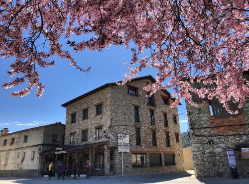 Hostal Pas De La Pera in Aransá