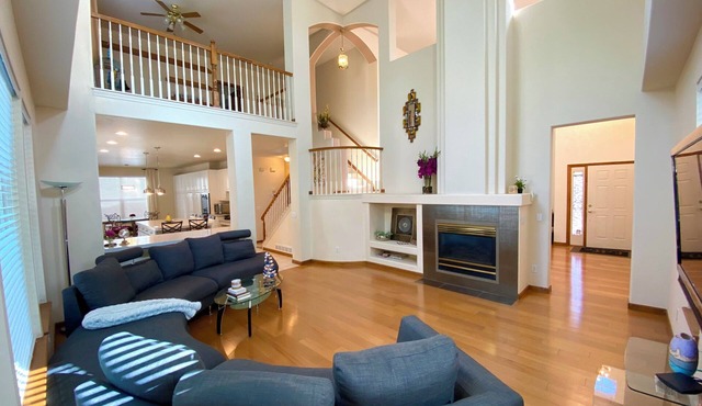 House -Extend your stay to SAVE! Visit Gorgeous Castle Pines, CO- Great location