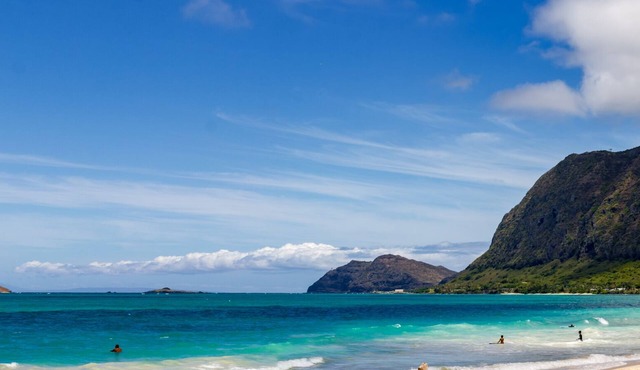 House that has it all, Hot Tub, Kayaks, Surf Boards, Snorkeling gear & more