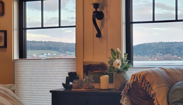 Idyllic Waters Edge Bunkie