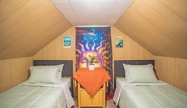 Independent Cozy loft space in charming Fairbanks with WiFi