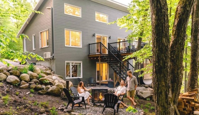 Java with Private Spa, Lake & Kayak in St-Raymond