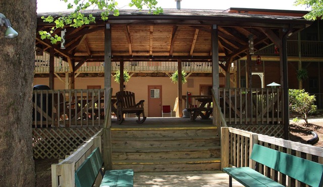 Jonathan Creek Inn