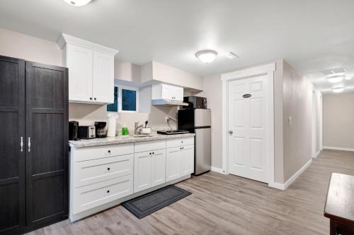 Judkins Basement Suite Near Downtown & Light Rail