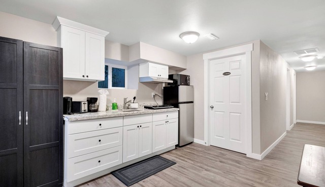 Judkins Basement Suite Near Downtown & Light Rail